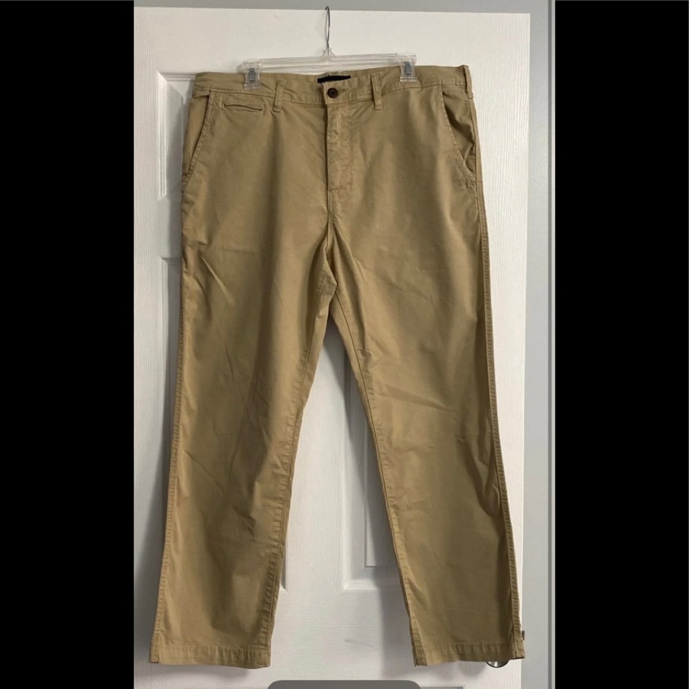 American Eagle khaki ne(x)t level flex relaxed straight leg pants 34x30.